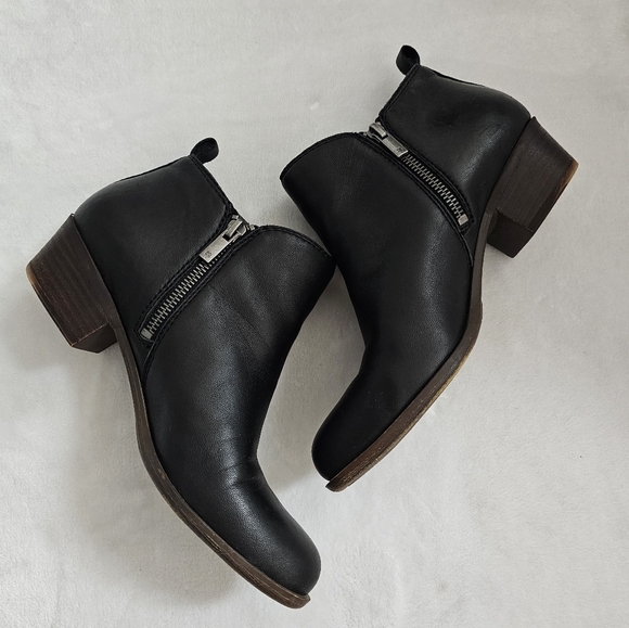 Lucky Brand Black Basel Smooth Leather Side Zip Block Heel Booties - Picture 12 of 15